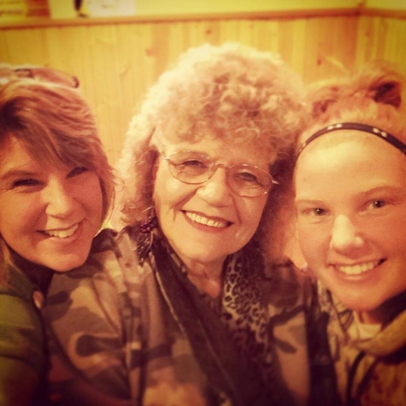 Meet your Posher, Carol - Picture 1 of 1